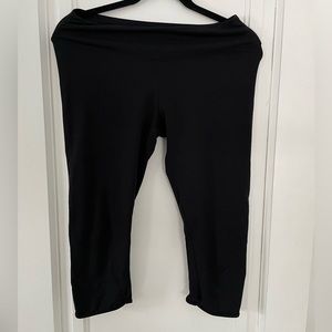 Balance collection size medium black crop leggings